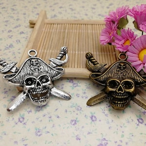 6/20 Stück Metall Schädel Piraten Skelett Knochen Anhänger Halskette Ohrring Schlüsselbund Charme Schmuck DIY finden Antike Bronze Silber Farbe BM0127