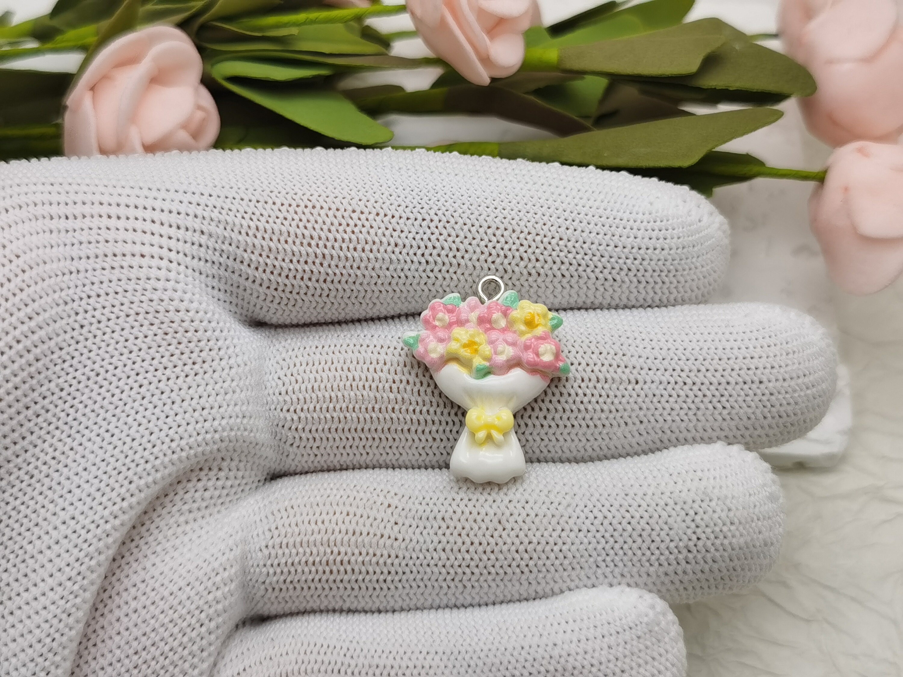 6/20 Pieces Plastic Flower Floral Blossom Pendant Charm , Resin