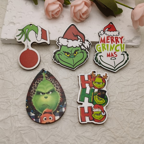 6/20/100 pcs Winter Christmas Grinch Wooden Pendant , Printed Painted Wood Craft , Natural Wood Cutout Earring Dangle Drop DIY Charm BW0406