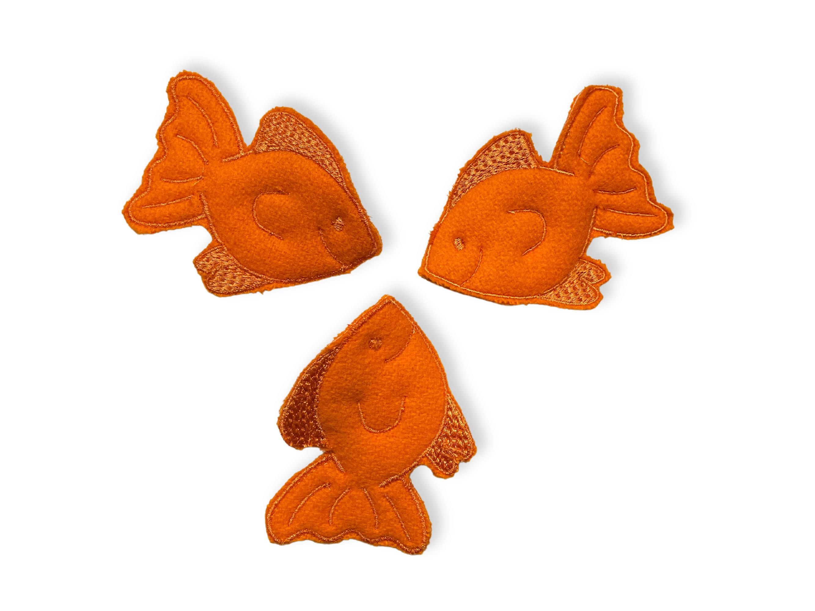 Crinkle fish cat outlet toy