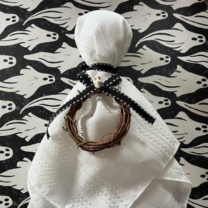 Vintage Linen Hanging Ghost with Skull Grapevine Detail, Primitive, Skull, Fabric Ghost Decoration, Spooky Halloween