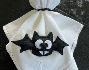 Vintage Linen Hanging Halloween Ghost, Black Bat, Fabric Ghost Decoration, Spooky Halloween Spirit