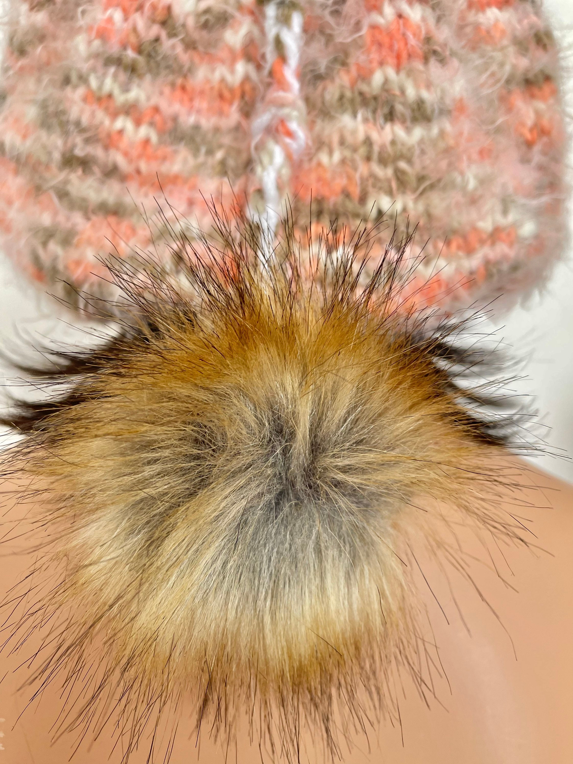 Hand Knits 2 Love Slouch Hat Beanie Cap Ombre Faux Fur Pom 
