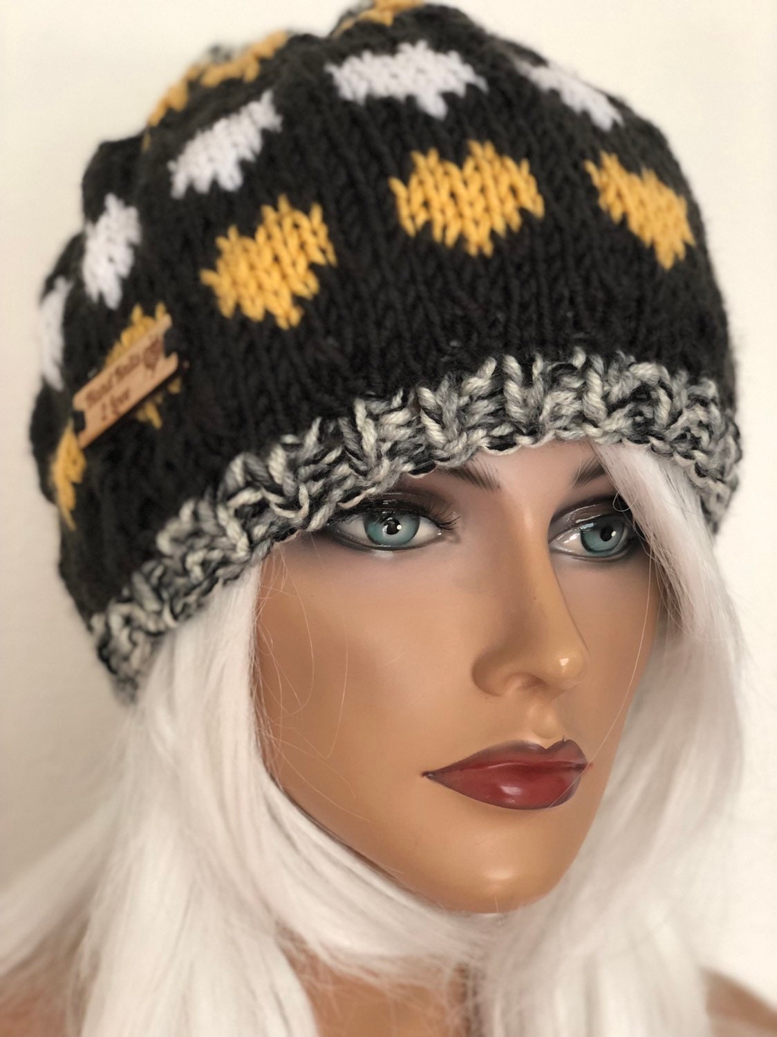 Hand Knits 2 Love Hat Beanie Cap Designer Fashion Hearts  display picture 1