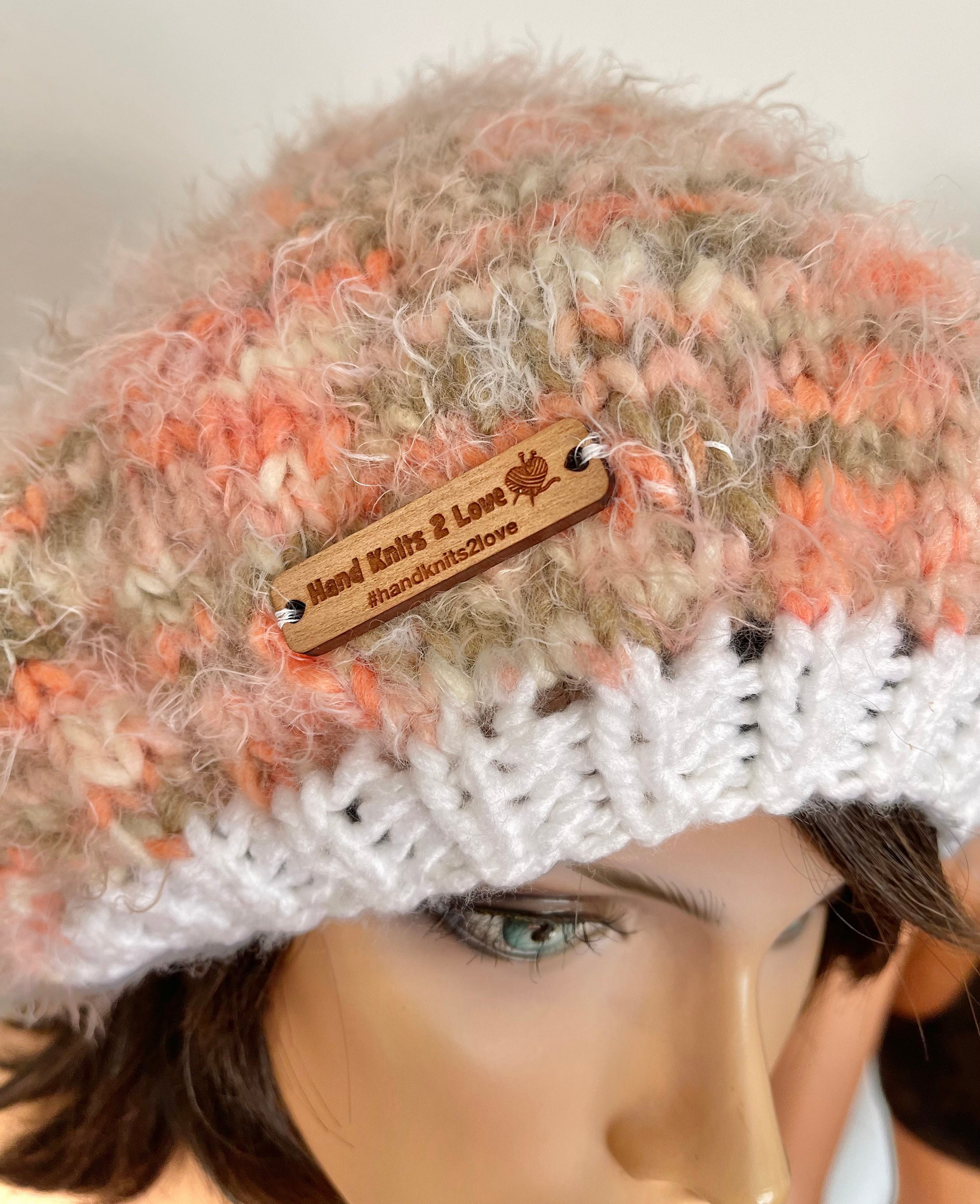 Hand Knits 2 Love Slouch Hat Beanie Cap Ombre Faux Fur Pom  display picture 1