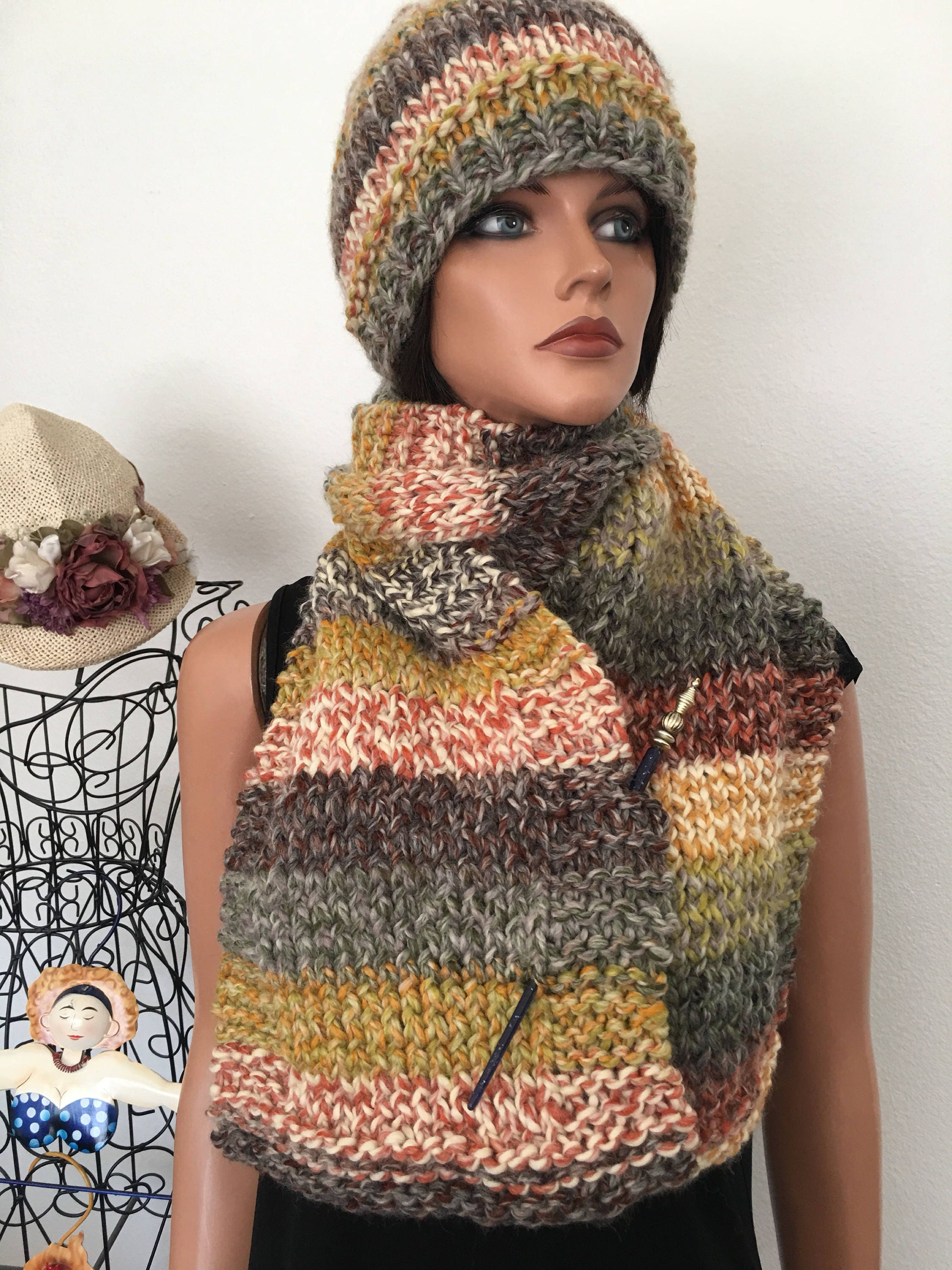 Hand Knits 2 Love Set Hat Shawl Fringe Designer Hand Knits 2 Love Hat Scarf Set Beanie Shawl Pockets Fringe  main image 4