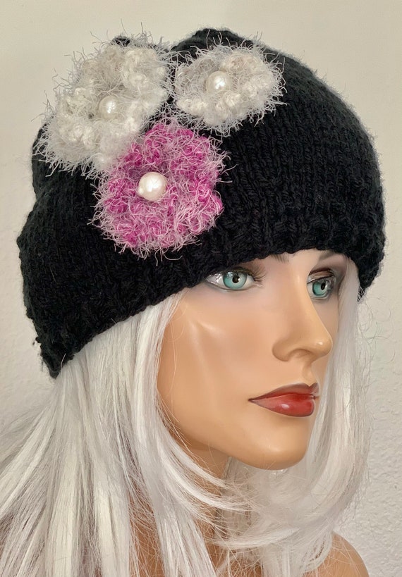 Bonnet Béton Tricoté Main Avec Pompon Fausse Fourrure – Marque Hand Knits 2 Love