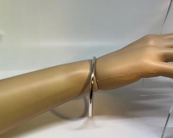 Small Sterling silver round bracelet