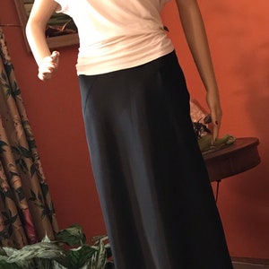 Vintage 1950’s black satin half slip SML small
