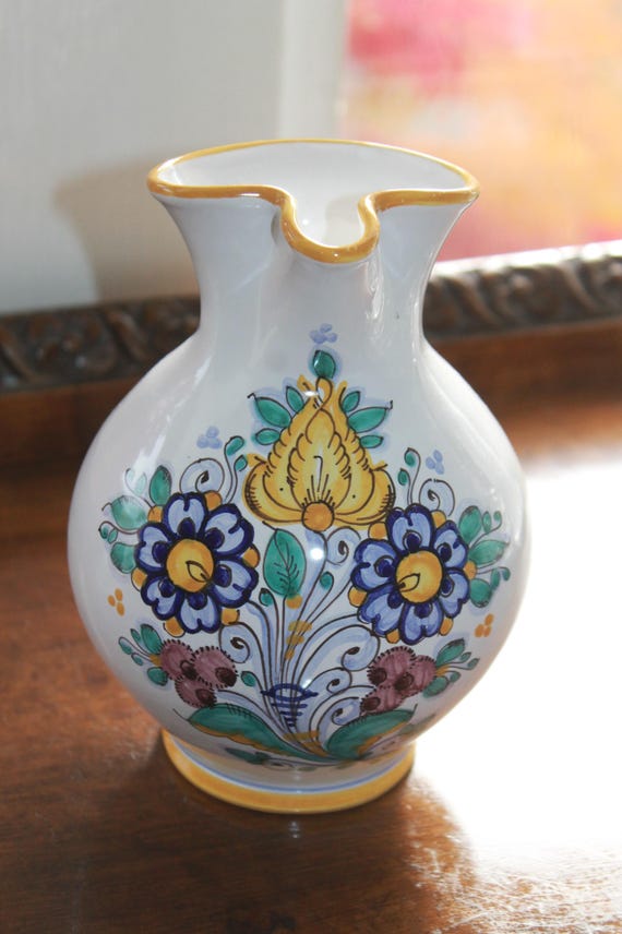 置物 1960s HMV Hungary Majolica Spiral Vase Modra Slovak Majolica Pitcher • Hand-painted Red Clay Folk Pottery