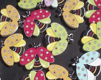 LADYBUG BUTTONS,Novelty BEE Buttons,Painted Craft Buttons,Craft Supply,Scrapbook Supply,Wood Crafts,Sewing Buttons,Sewing Notions,Insect