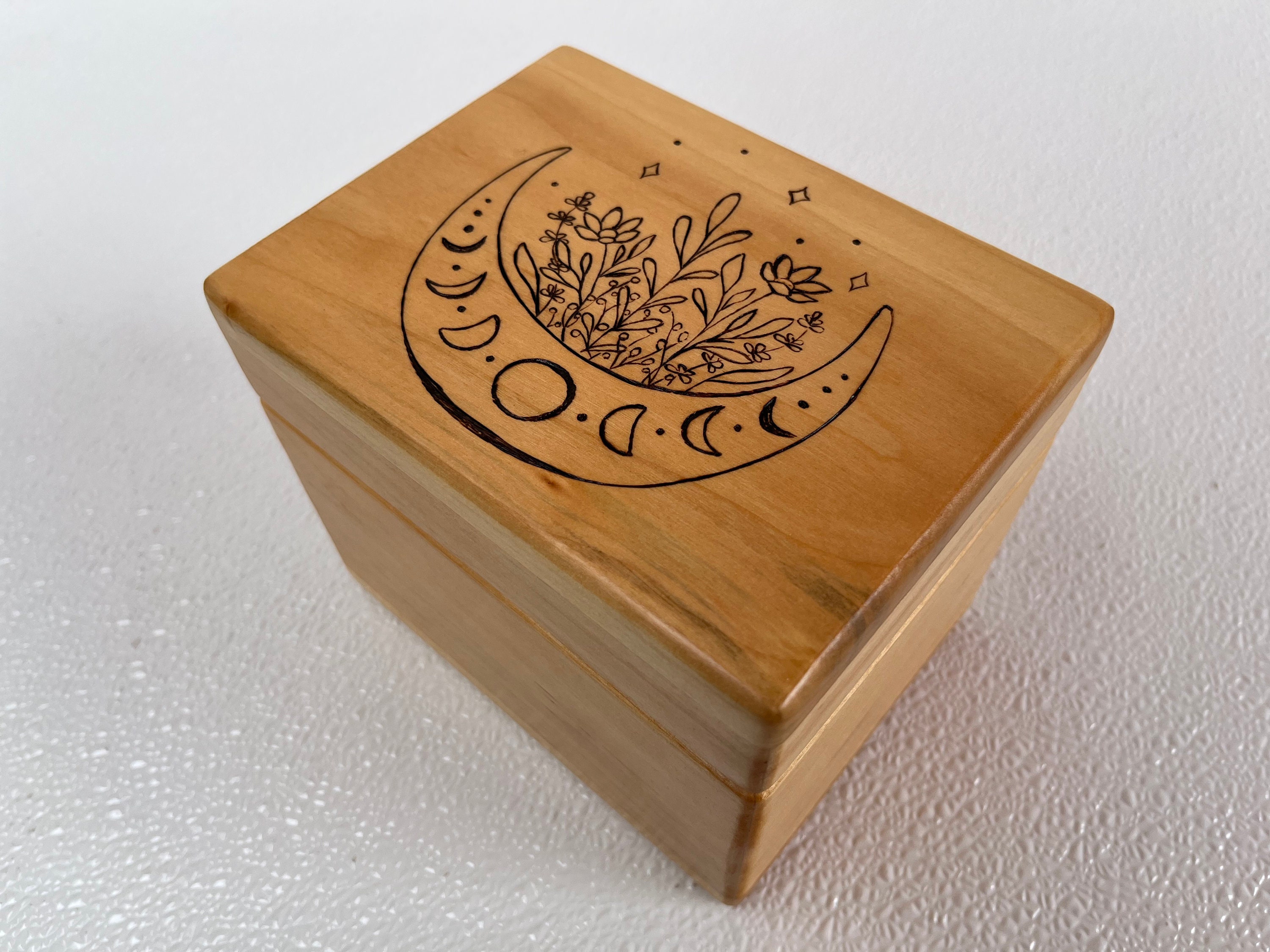 Boîte d'art souvenir, oeuvre d'art brûlée sur bois