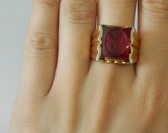 Vintage 18K Solid Gold Red Cameo Men's Ring Size 11