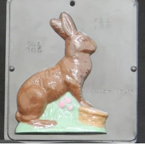 7 1/4&quot; Easter Bunny Facing Right Chocolate Candy Mold Easter 805