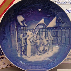 Bing & Grondahl Copenhagn Christmas Plate 1987 The Snowmans Christmas Eve