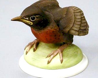 Porcelain BABY BIRD Figurine Fledgling ROBIN by Edward Marshall Boehm Porcelains, Mold #437, First Boehm Fledgling Series
