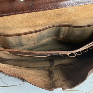 Vintage Umhängetasche MEDICI Satchel aus Leder mit Messingbesatz Bild 6