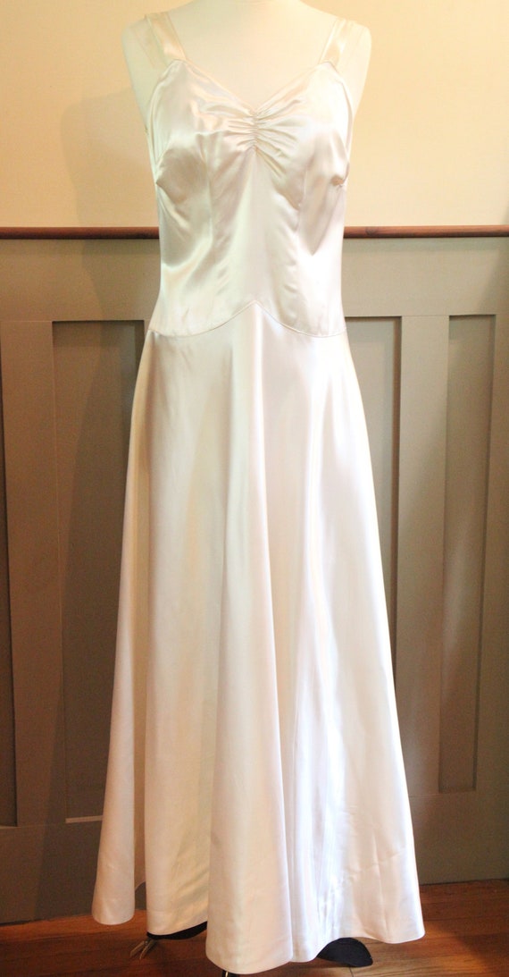 Beautiful Vintage 1940's Satin Dress in Ivory-Hea… - image 3