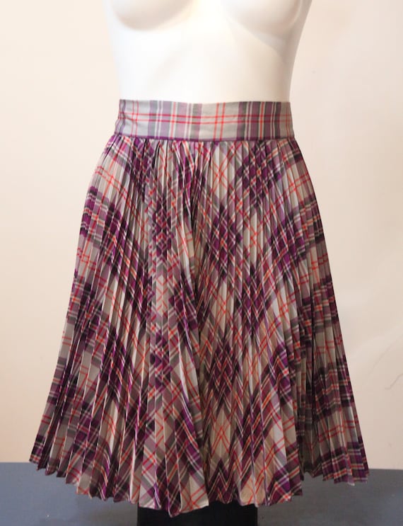 Lovely Vintage Pleated Plaid Taffeta Skirt