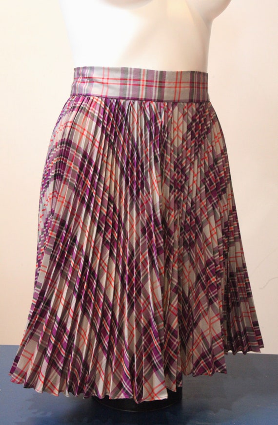 Lovely Vintage Pleated Plaid Taffeta Skirt - image 8