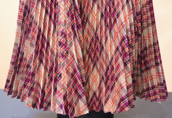 Lovely Vintage Pleated Plaid Taffeta Skirt - image 3