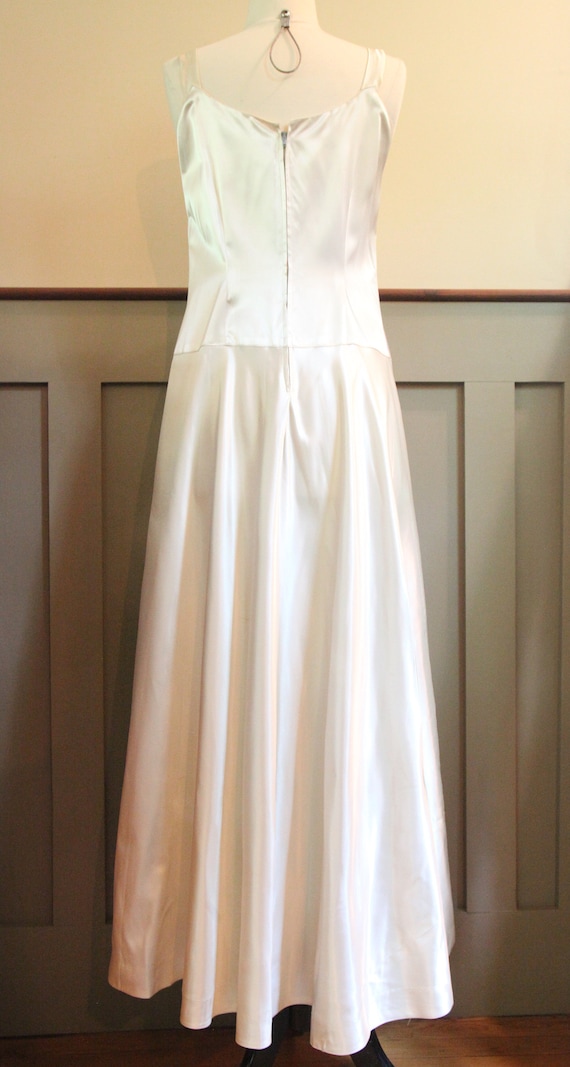 Beautiful Vintage 1940's Satin Dress in Ivory-Hea… - image 7