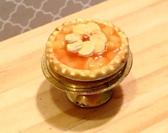 Dollhouse Miniature Peach Pie - 12th scale miniature food