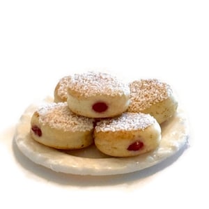Puppenhaus Miniature Chanukka Sufganiyot / Gelee Donuts - Miniatur Essen im Maßstab 12