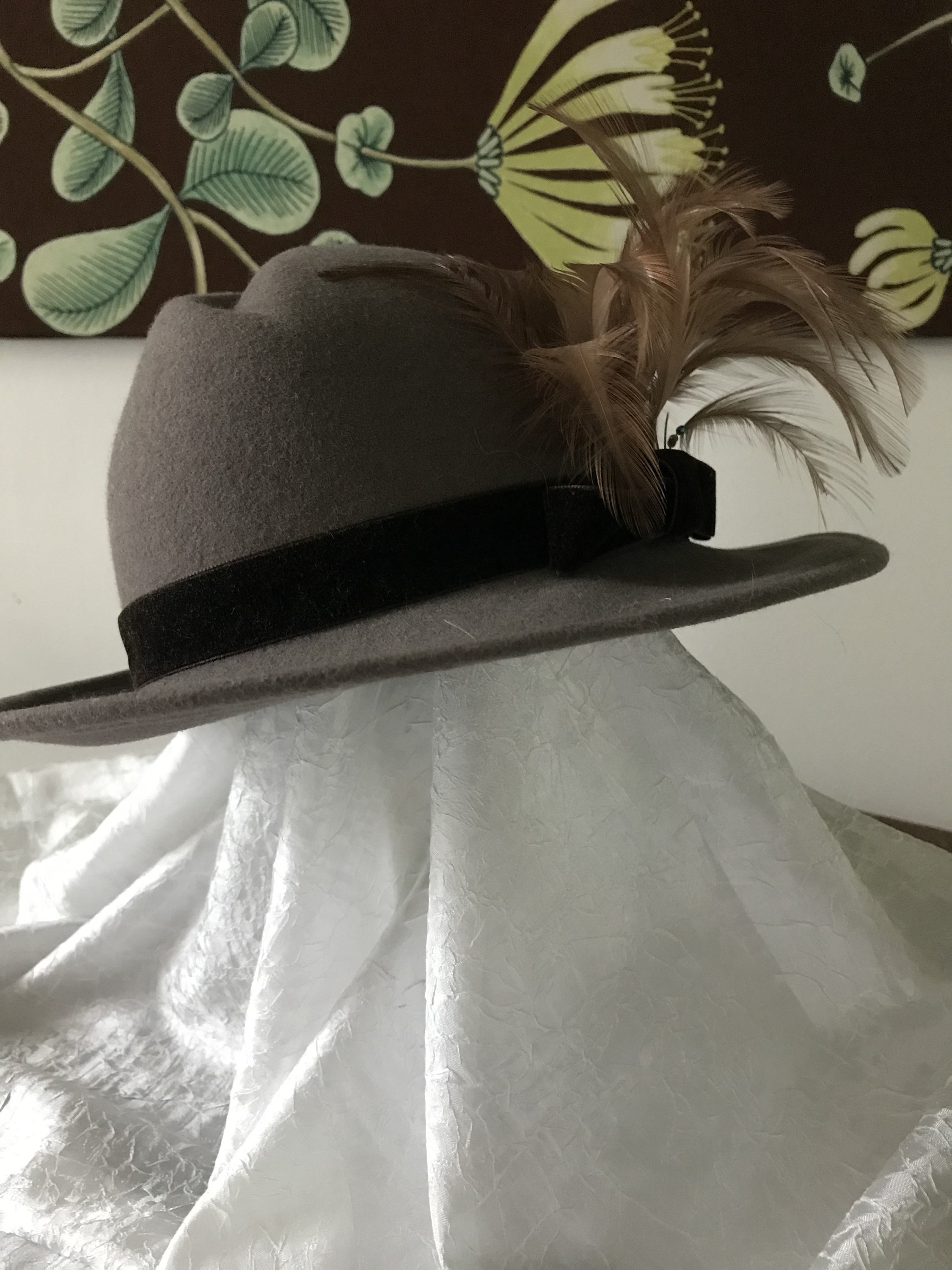 Geo W Bollman Miss JoAnn Tan Wool Felt Cloche Hat Satin Ribbon Bow Vintage Geo W Bollman - Etsy main image 3