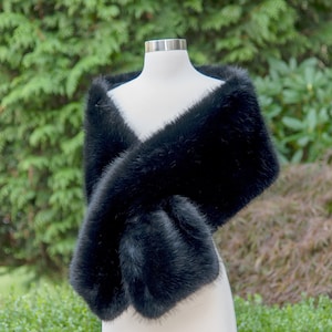 Kunstfell Stola in schwarz, Brautstola Kunstfell Stola aus Fuchs-Imitatfell