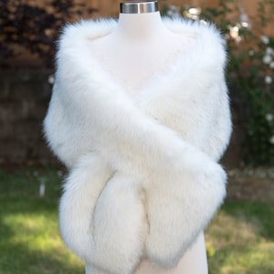 Ivory faux fur wrap, faux fur shawl, faux fur shrug with gray tips made of high quality imitation fur