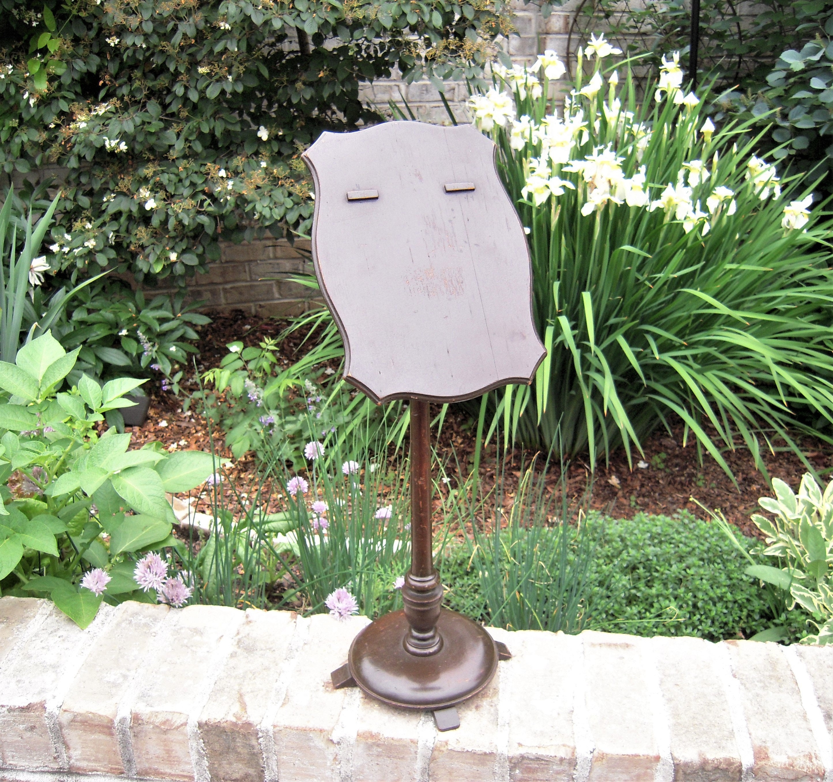 Chappal Display Stand For Shop