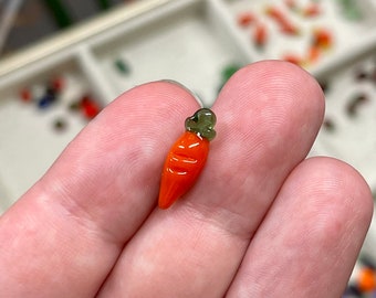 Tiny Carrot / Glass Worry Stone / Lampwork / Hand Blown Glass / Tiny Things / Tiny Craft / Glass Food / Dollhouse