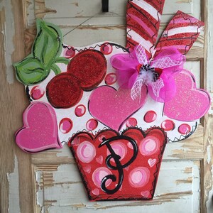 Valentine&#39;s Day Door Hanger - Personalized Door Hanger - Valentine Decor - Valentines Day Wreath - Valentines Sign - Valentines Day