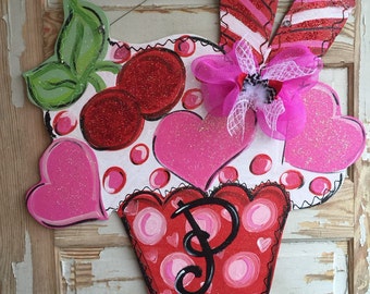 Valentine's Day Door Hanger - Personalized Door Hanger - Valentine Decor - Valentines Day Wreath - Valentines Sign - Valentines Day