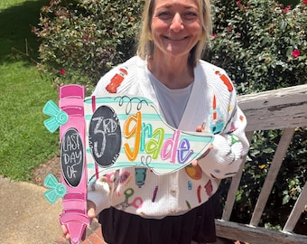 Back To School Door Hanger - School Door Hanger - Classroom Door decor - back to School decorations - Teachers Gift - Back to School Door