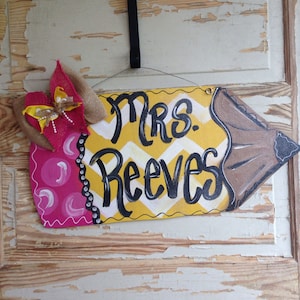 Teacher Gift - Classroom Door Hanger - Back to School - School SIgn - Personalized Teacher's Gift - School Door Hanger - Pencil Door Hanger