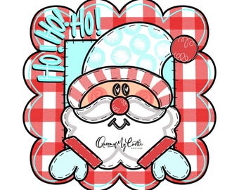 Può includere: Uno sfondo a scacchi rosso e bianco con un viso di Babbo Natale blu e bianco al centro. Il viso di Babbo Natale ha un naso rosso, occhi neri e una barba bianca. Il testo "Ho! Ho! Ho!" è scritto in blu nell'angolo in alto a sinistra dell'immagine. Il testo "Queen of My Castle Designs" è scritto in nero al centro in basso dell'immagine.