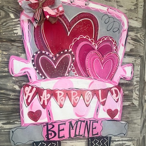 Personalized Door Hanger - Valentine&#39;s Day Door Hanger - Valentine Door Hanger - Valentines Decor - Spring Door Hanger - valentines wreath
