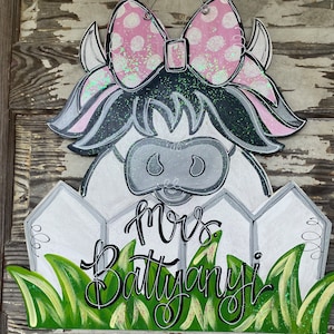Personalized Door Hanger - Classroom Door Hanger - Cow Door Hanger - Cow Wreath - Spring Decor - Farmhouse Decor - Door Decor - teacher sign