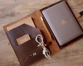 Capa de couro gravada para MacBook: capa retrô marrom escuro para laptop