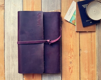 Cuaderno de cuero personalizado: Cuaderno morado encuadernado a medida, A5, B5, A4, con páginas rayadas y en blanco para bocetos.