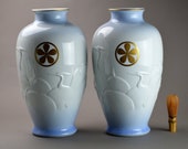 Stunning Matching Pair of Japanese Porcelain Vases Fukagawa Arita Imari Heron Crane in relief FG1