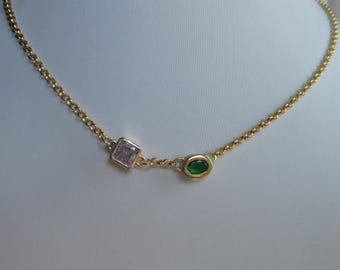 Op Meghan Markle, hertogin van Sussex geïnspireerde duetketting van smaragd en kristal