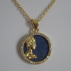 Queen Elizabeth II British Royal Family Commemorative Tribute Gold Silhoutte on Lapis Lazuli Disc Necklace Royal Gift Idea