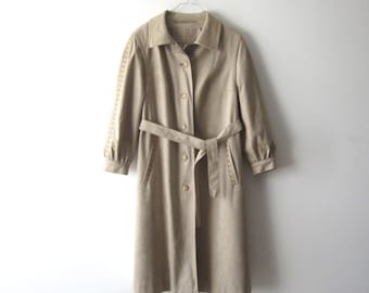 Vintage Women's Trench Coat Spring Autumn Romantic Overcoat Medium Size Beige Embroidered Trench Coat Classic Retro Overcoat with belt