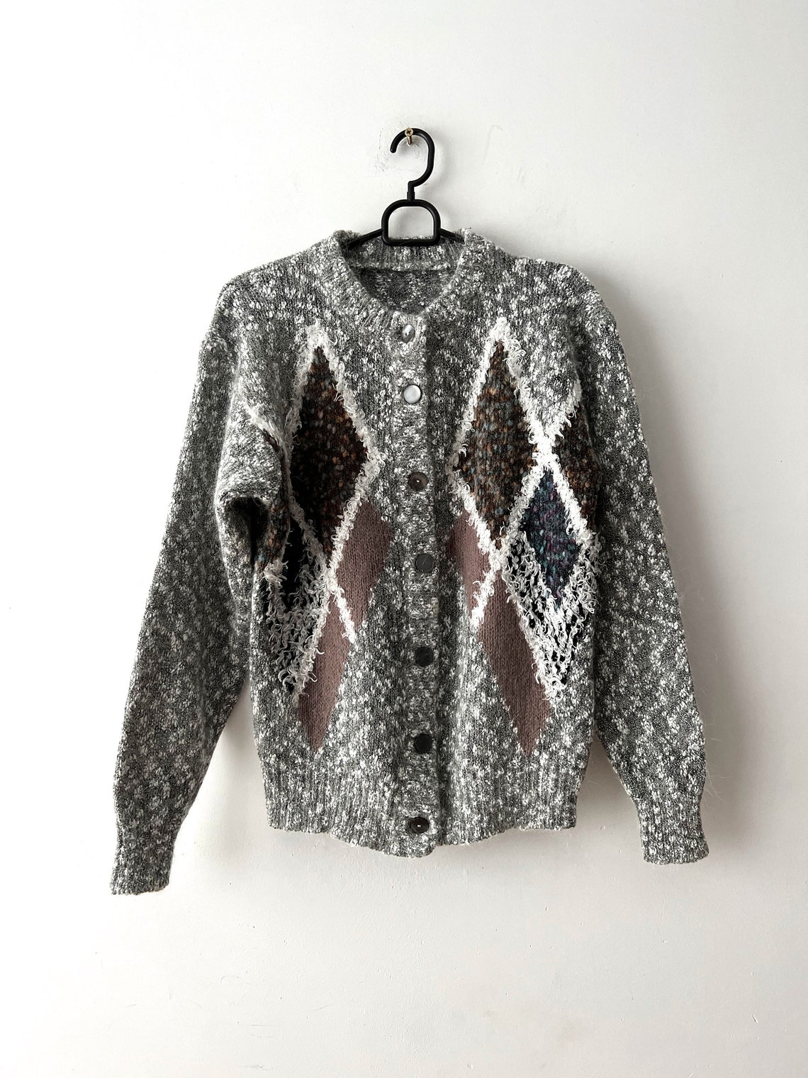 90's Cardigan Grey Fuzzy Cardigan Embroidered Vintage Cardigan Small to Medium Size Women's Button up Sweater Patterned Cardigan, foto 1 di 5