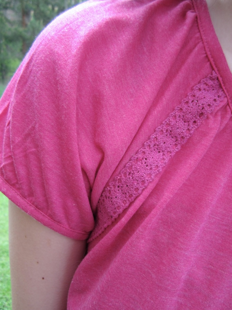 Vintage Women/'s Pink Embroidered Top Short Sleeve Peasant Folk Style Top Bright Colors Summer Top Medium Size Comfortable Festival top