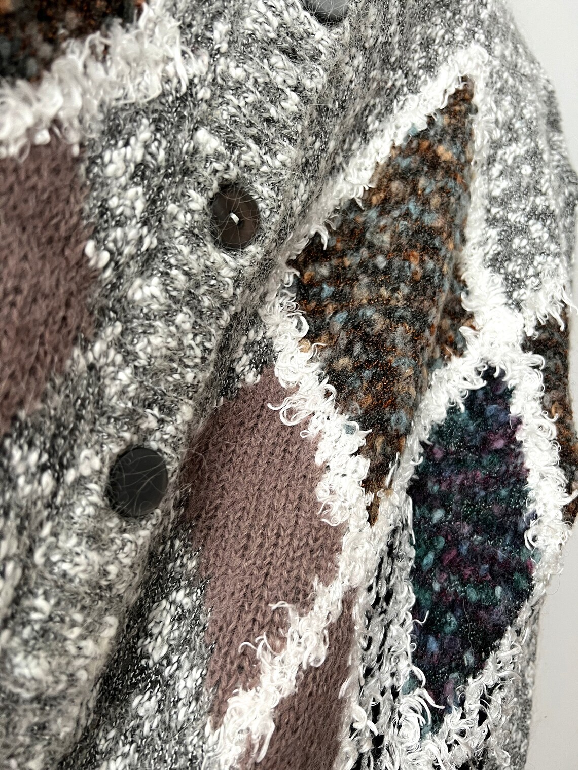 90's Cardigan Grey Fuzzy Cardigan Embroidered Vintage Cardigan Small to Medium Size Women's Button up Sweater Patterned Cardigan, foto 4 di 5