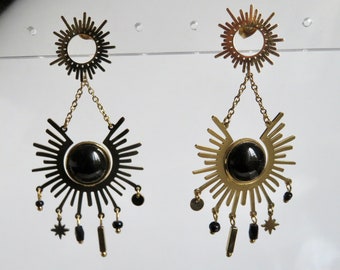 Large SOLEIL earrings in GOLDEN stainless steel with natural BLACK onyx pearls dangling Golden jewel S2